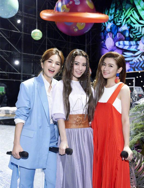 台湾组合SHE 现状大不同，Ella 蜕变成幸福小女人，Selina毁容，Heb