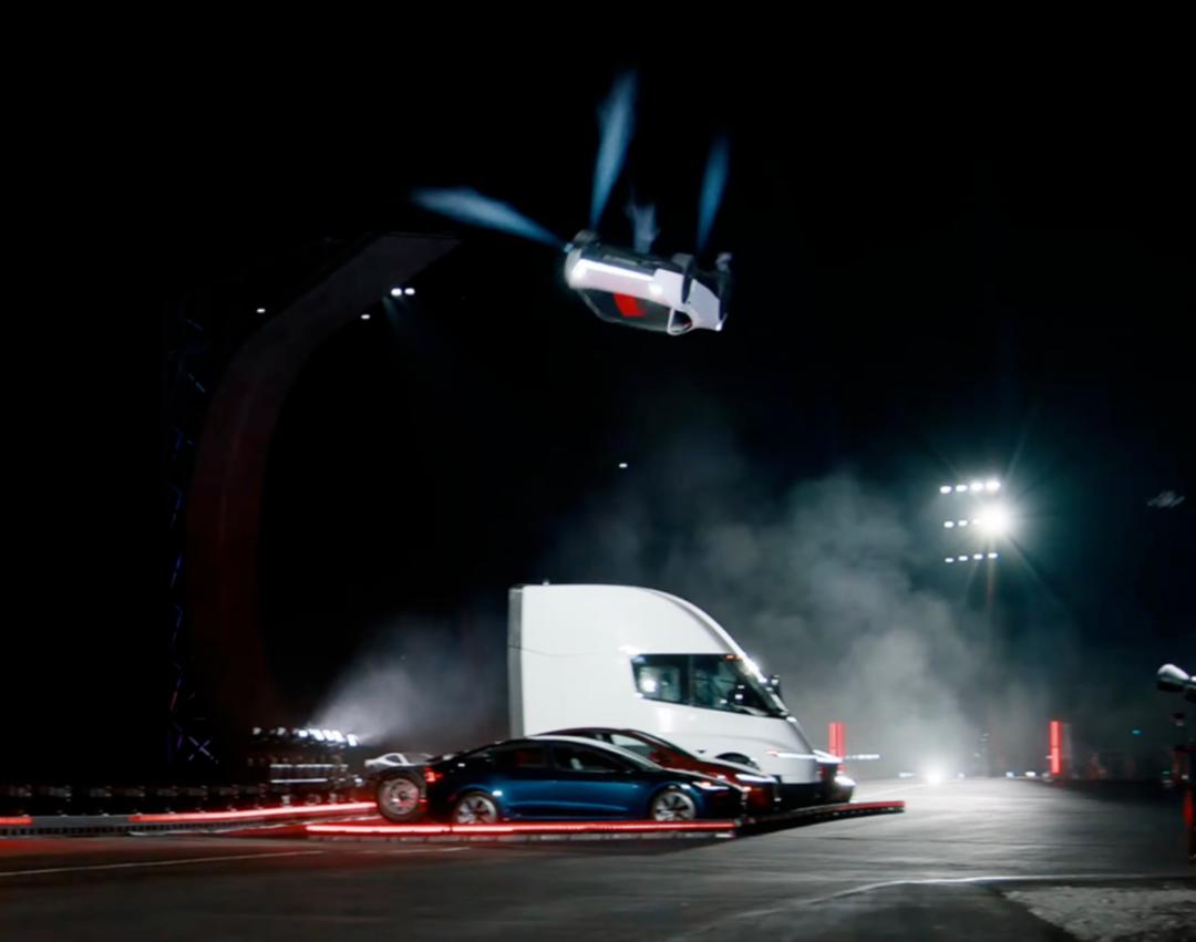 10月16日，特斯拉第二代Roadster超跑亮相，搭载与SpaceX联合开发、
