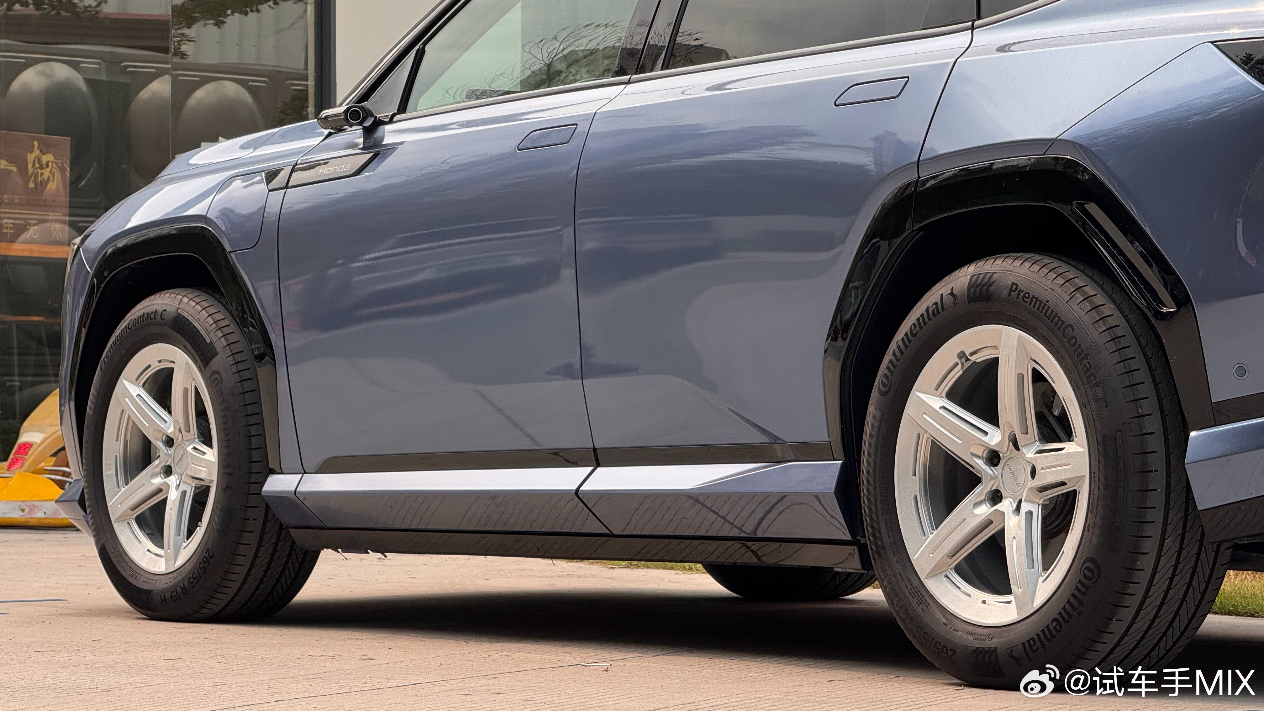 我有点不喜欢我自己了…轮毂款式是对的，效果也是我想要的肥仔feel细节的拉丝也很