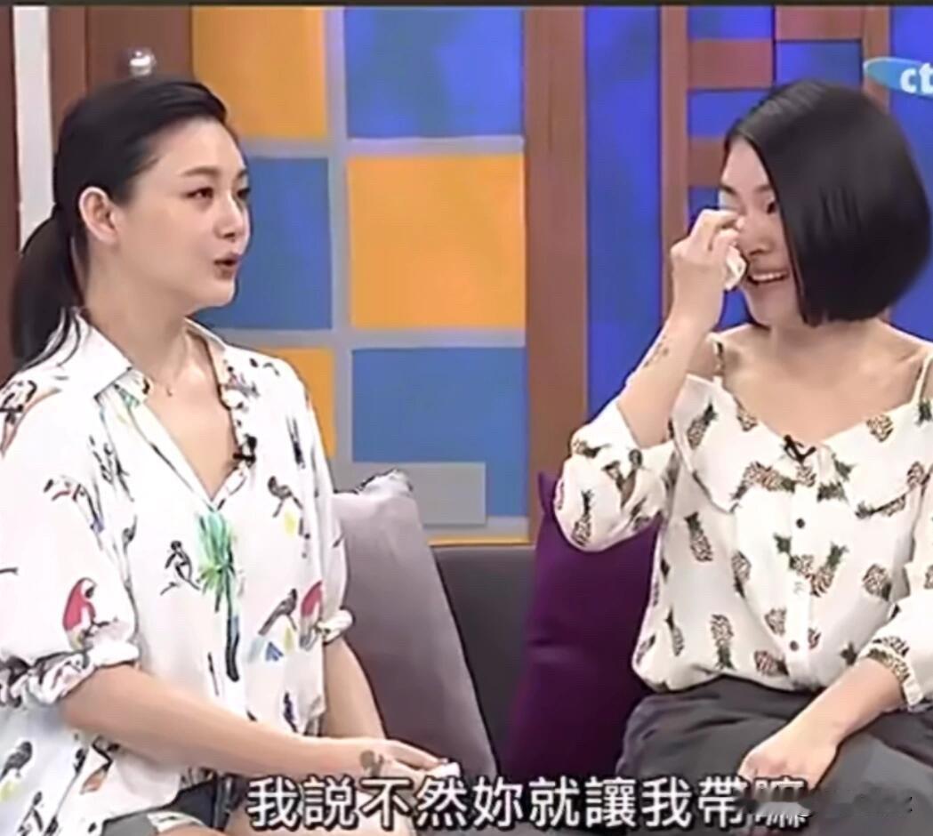 别指望小S接手照顾大S的两个孩子，她本身就不爱费心照料小孩。从前自家三个女儿年幼