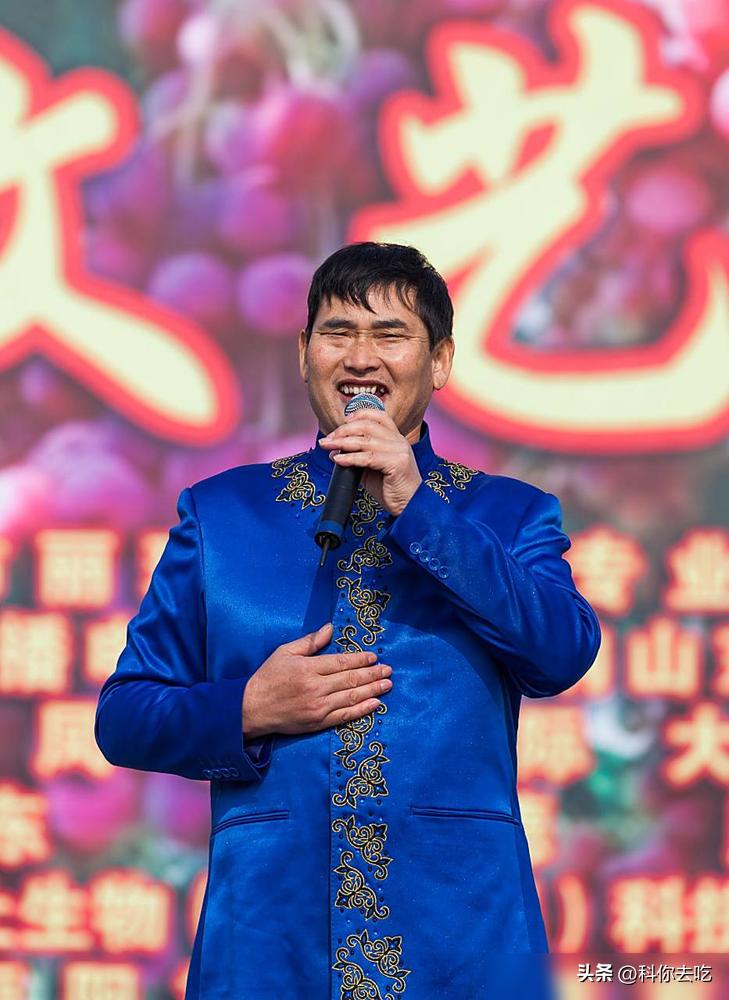 朱之文唱三首歌卷走18万，扭头却说只想当个农民。这戏码，就离谱。
他嘴上喊着想