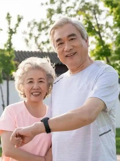 健康是“1”，其余是“0”
我觉得老人身体康健真的是最大的幸福。人到晚年，身体机