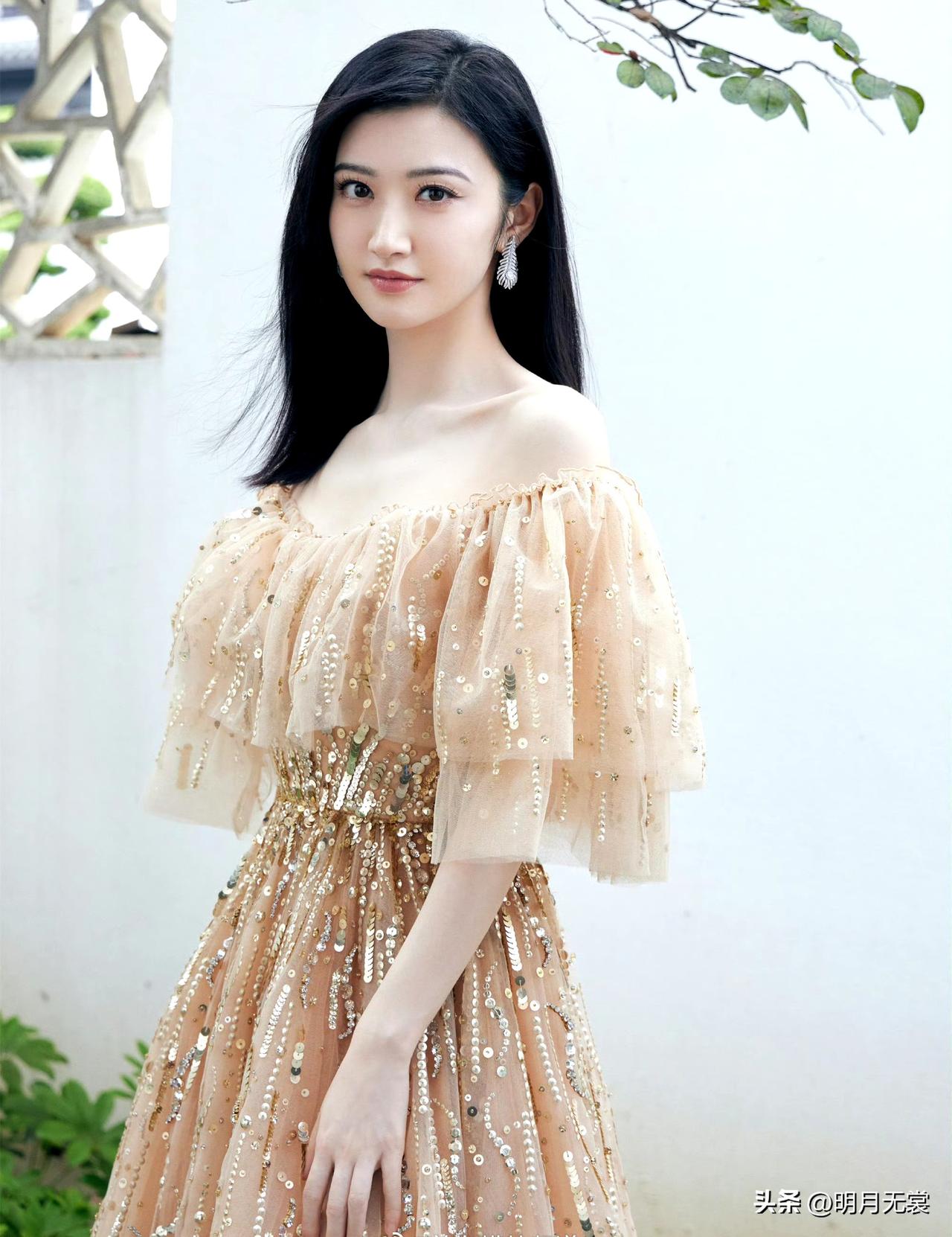 园林优雅仙女风，闪闪亮片裙，美到窒息！甜美女孩 甜美小仙女的穿搭