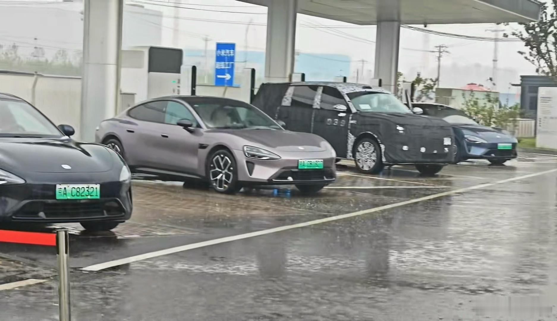 小米第三款车，“米雷德”，大尺寸SUV，预计明年上市。[笑而不语] ​​​