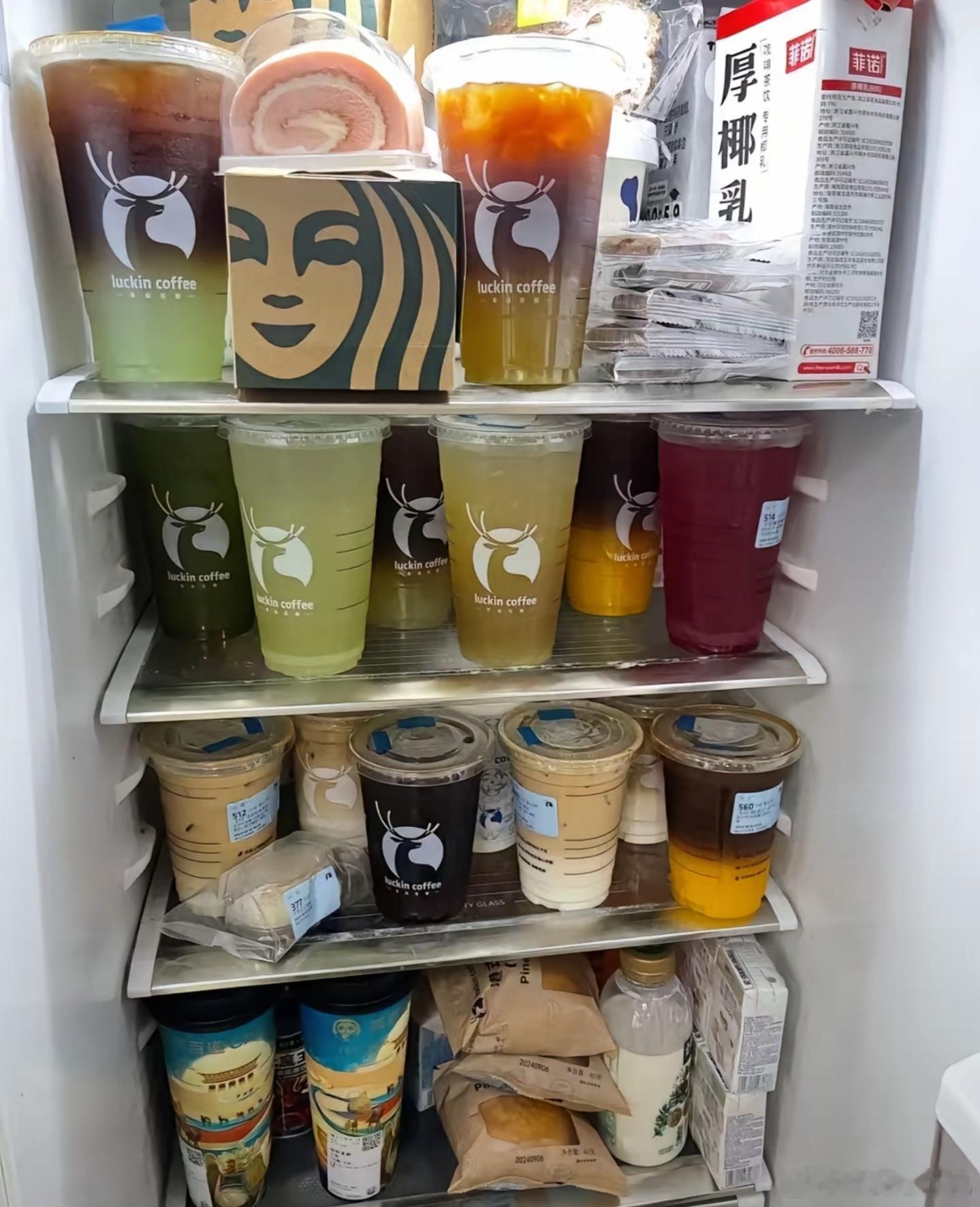 外卖大战有人0元喝了8杯奶茶平时我也不怎么点，但是这样大战再不停下来都快喝成糖尿