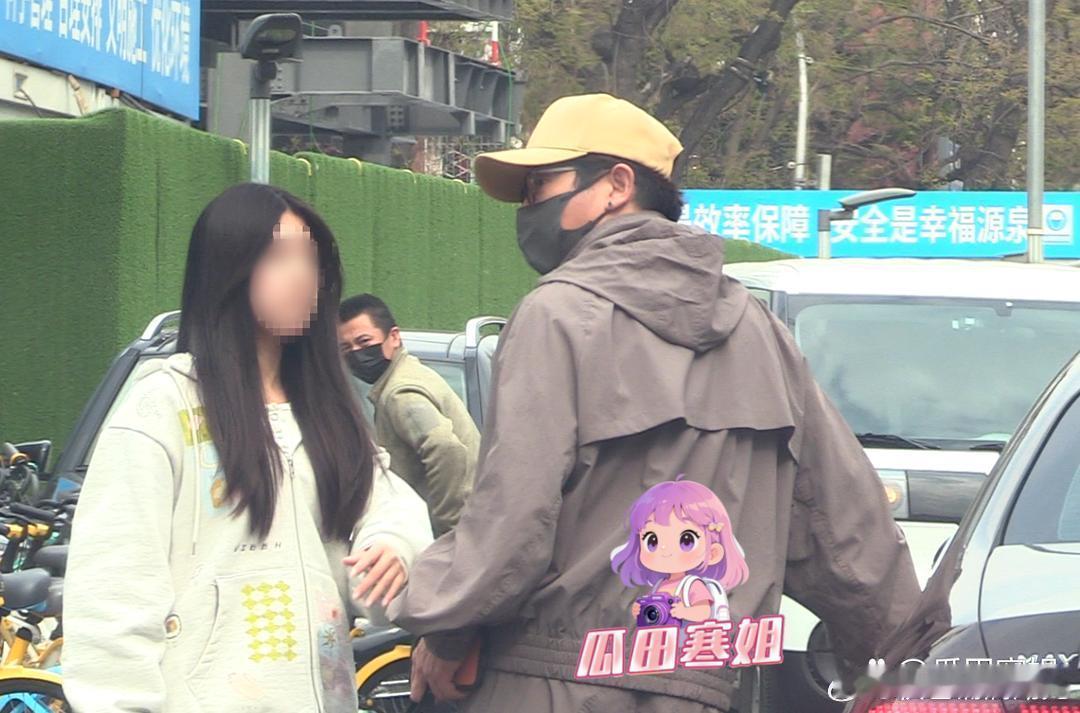 胡海泉女儿身高胡海泉女儿这么大了 胡海泉女儿这么大了啊 ，都快赶上爸爸的身高了 