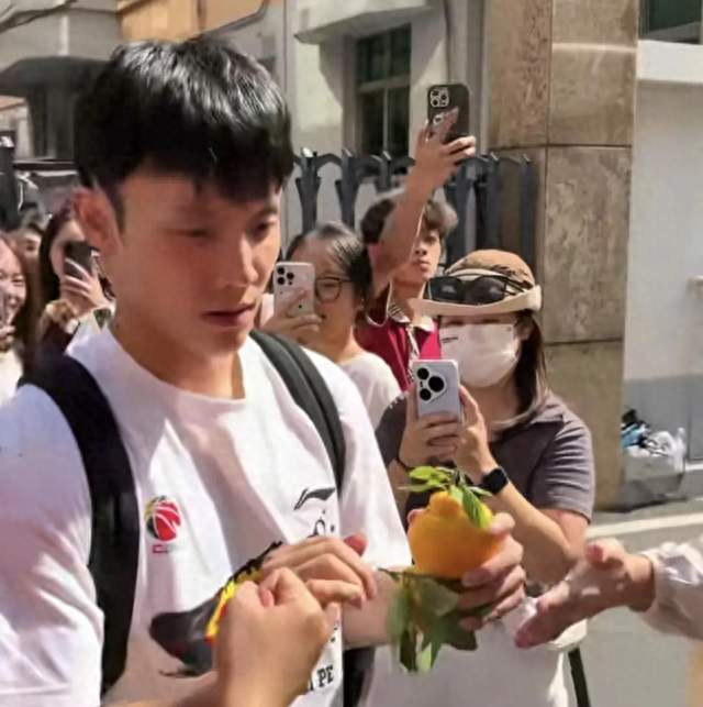 火线复出！徐杰随队出征上海，阿祖激战麦基，焦泊乔对位王哲林！