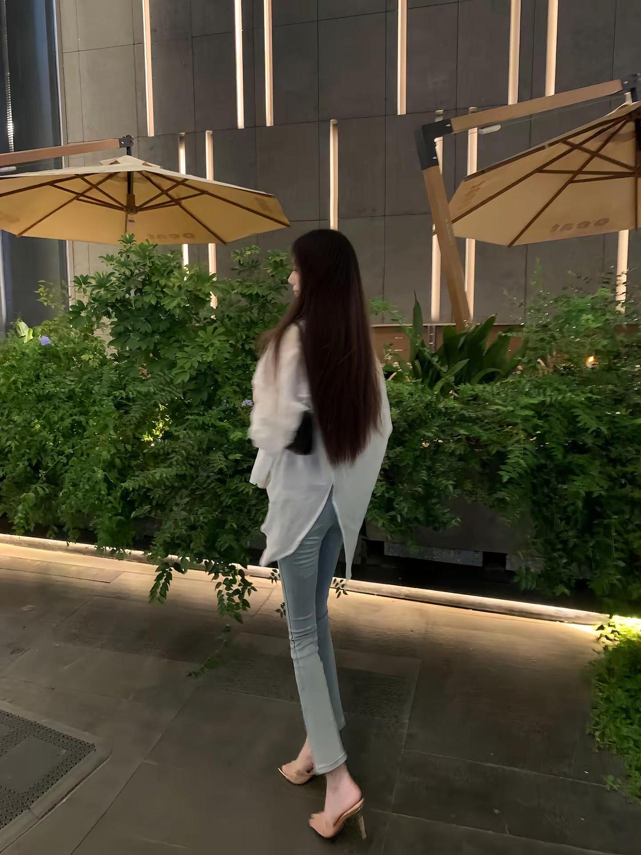 审美与爱都是很难降级的东西。清冷感ootd 日常穿搭随走随拍 ootd女生穿搭 