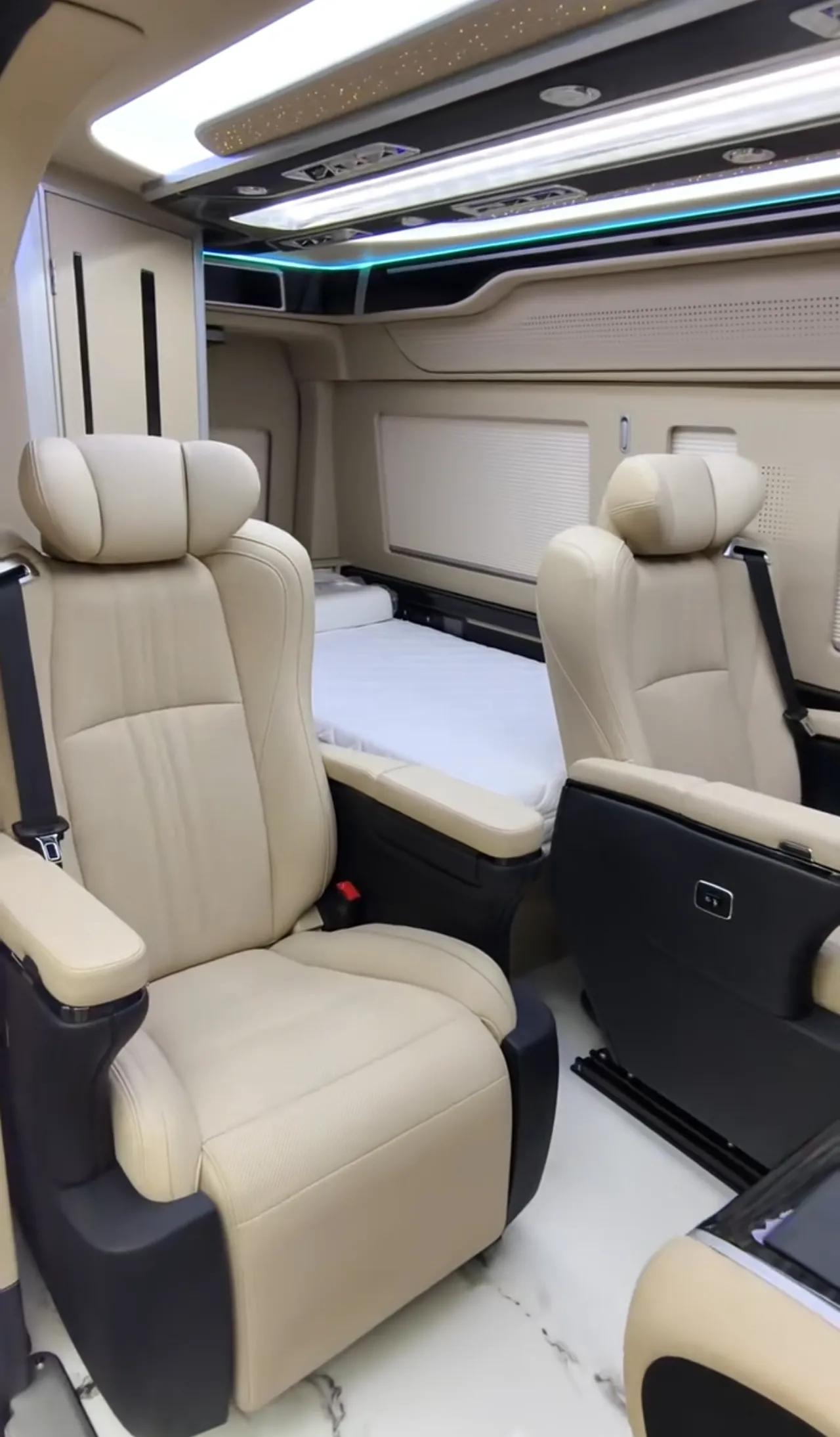 想入手一台可以下地库的商务车，有零重力座椅，还有一张简易的床，有一个卫生间。其实