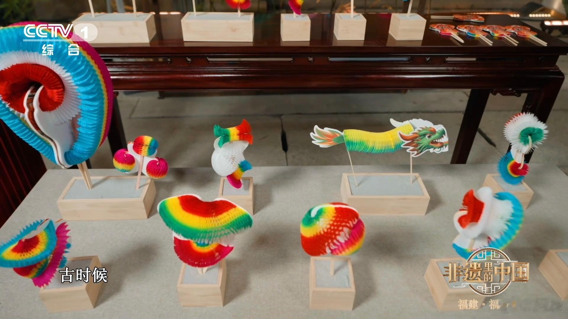 指尖上的非遗玩出72变再次被老祖宗留下的技艺惊艳到手指翻折藏乾坤！纸翻花横翻竖翻