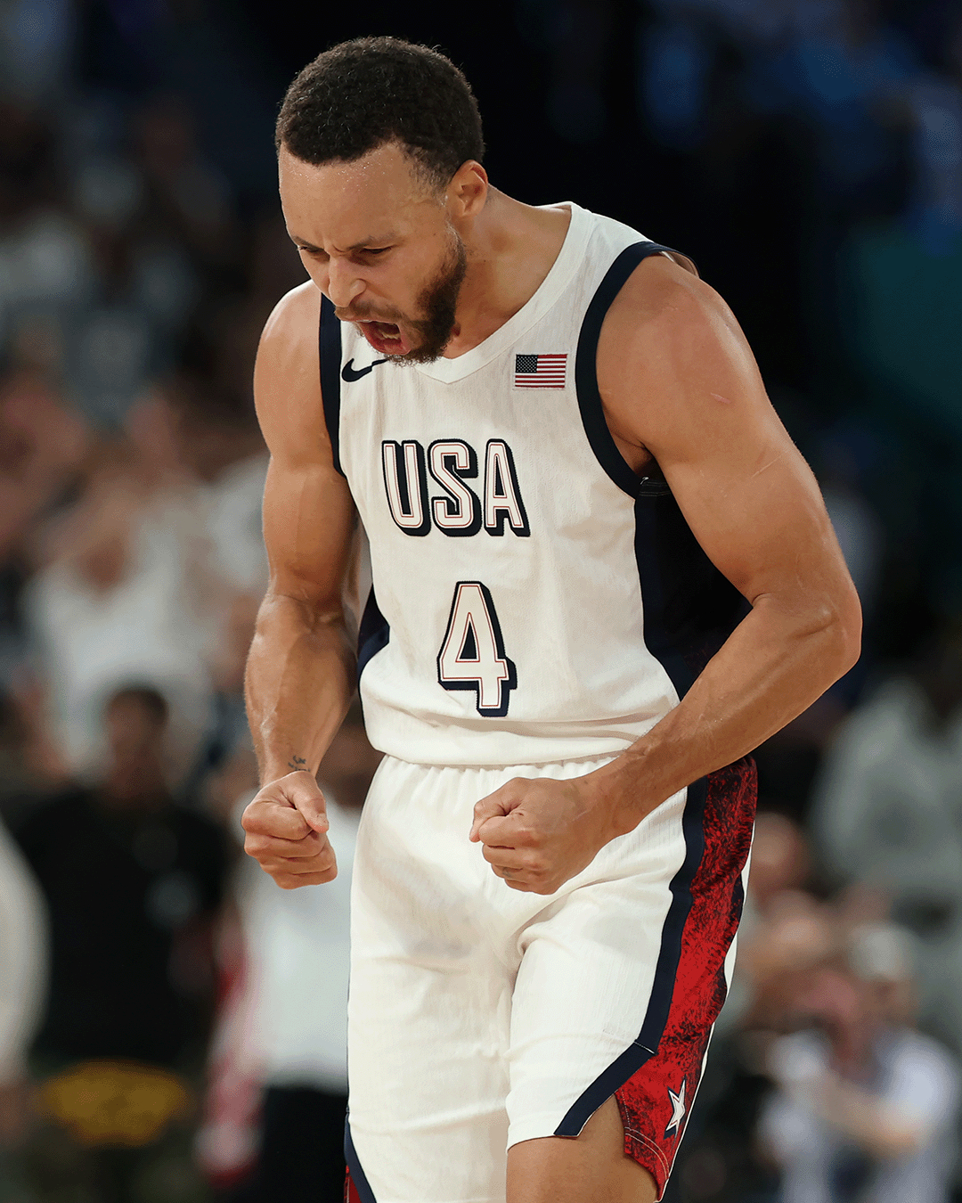 #美国男篮晋级决赛# 挽狂澜于既倒，扶大厦之将倾！库里用9记三分和36分的炸裂表