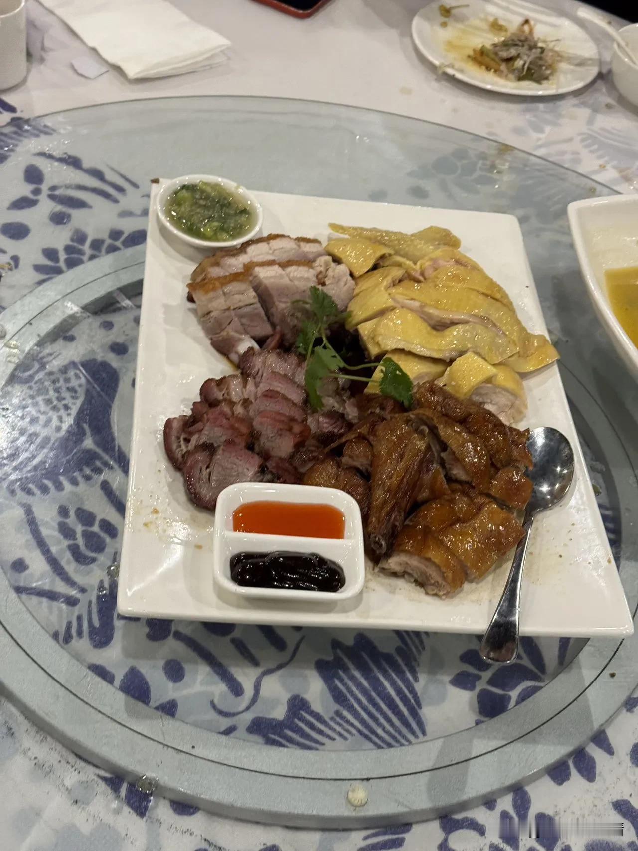 自从买了车，大儿子就放飞自我了

周末大儿子在家庭群分享了他出去旅行的照片，这次