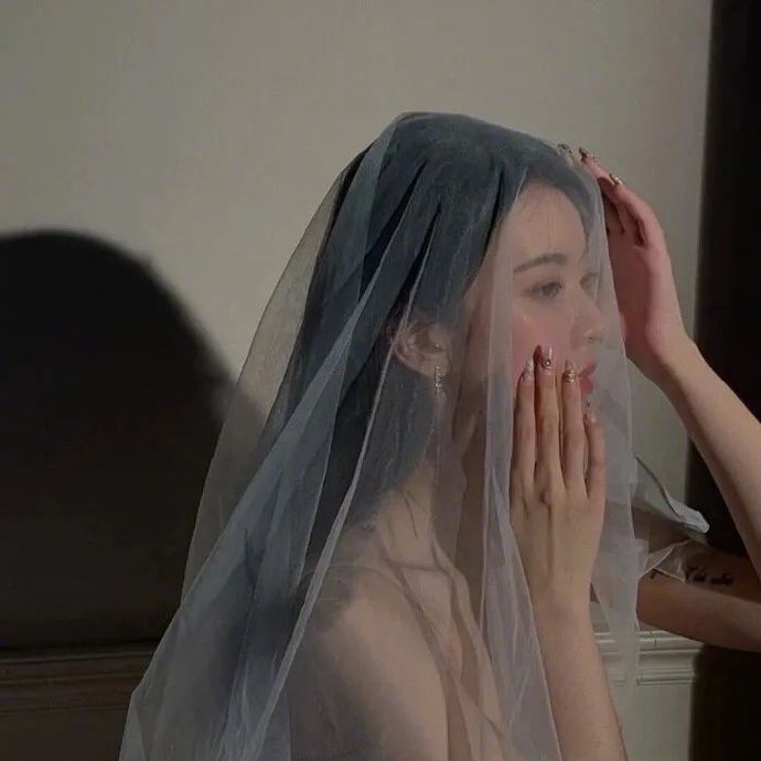 “任何关系 都是阶段性陪伴，别太上头       上船不顾岸上人，下船不提船上事