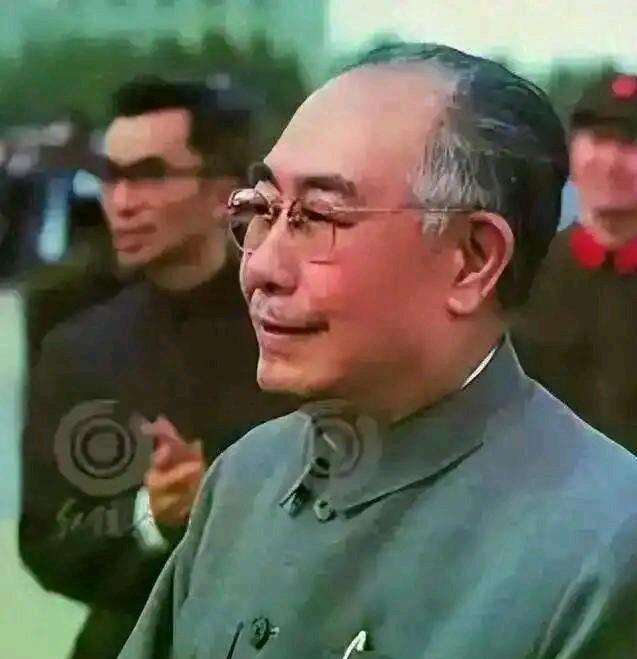 1995年，吴德在即将去世之际，在生命的最后时刻，他示意女儿吴敏靠近，吴敏赶紧把