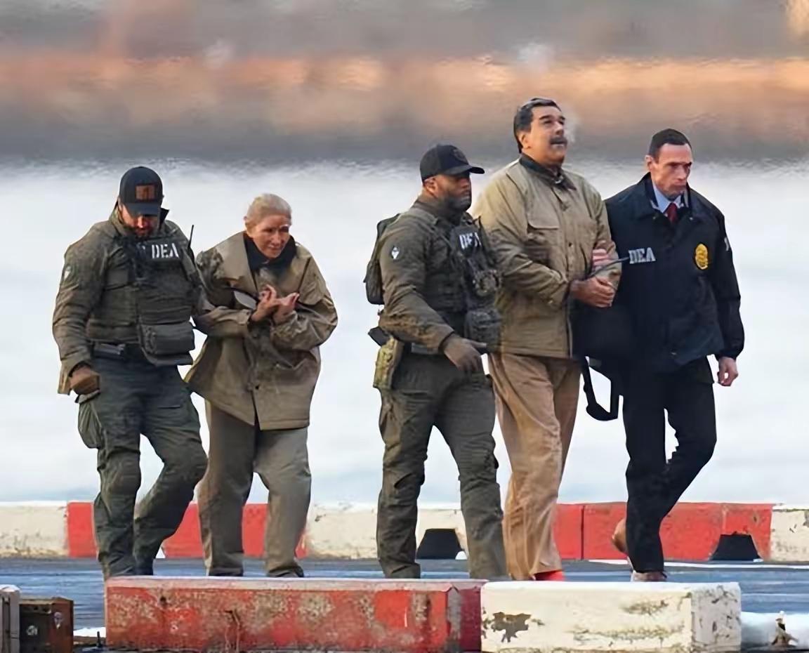 勇敢的妇女：“带走他就带走我！”这妇女是马杜罗夫人。她也被从床上拖起，被强掳至美