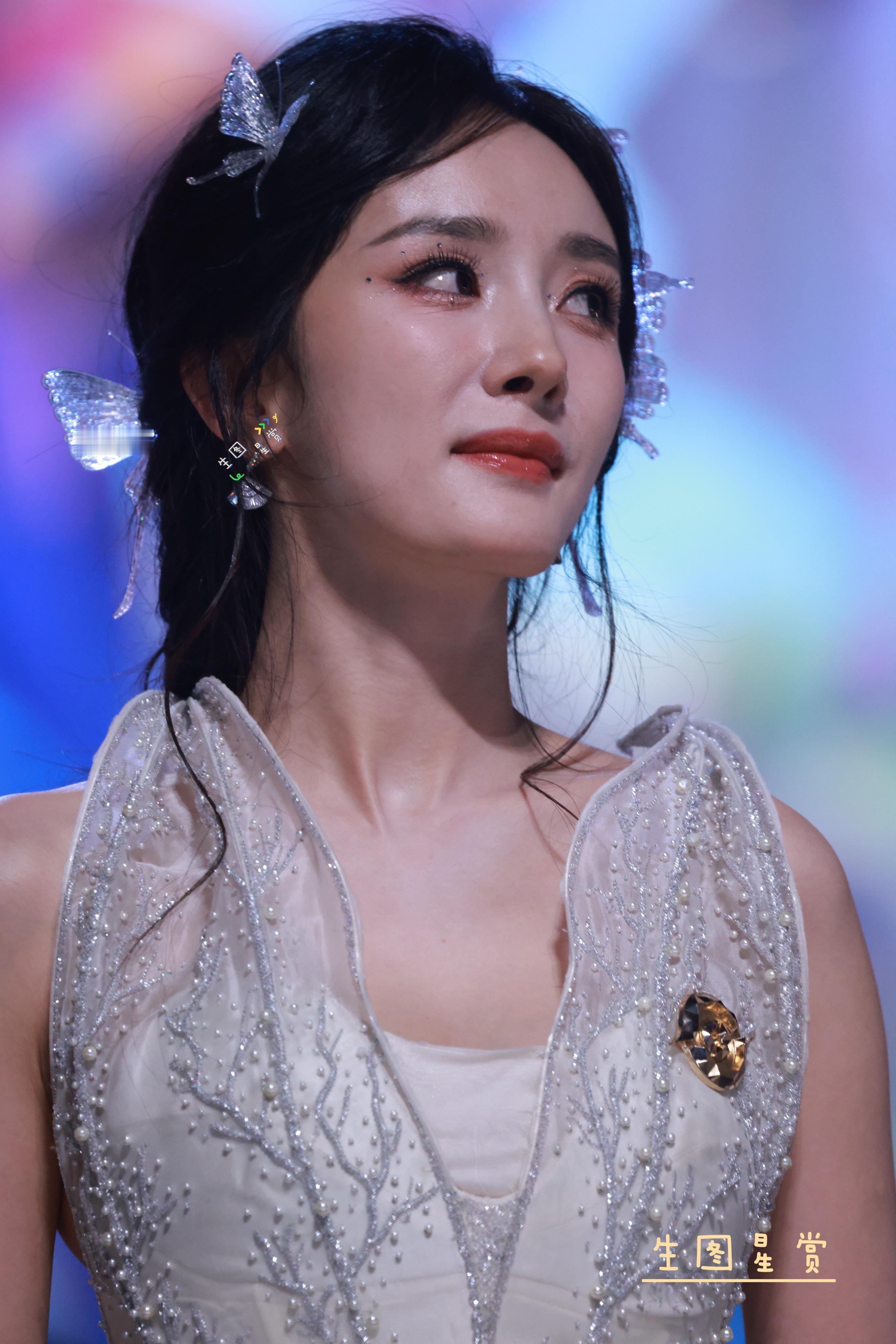 杨幂×王者荣耀共创之夜天生美幂，自带仙气🫧🦋杨幂美成啥了杨幂[超话] ​​​