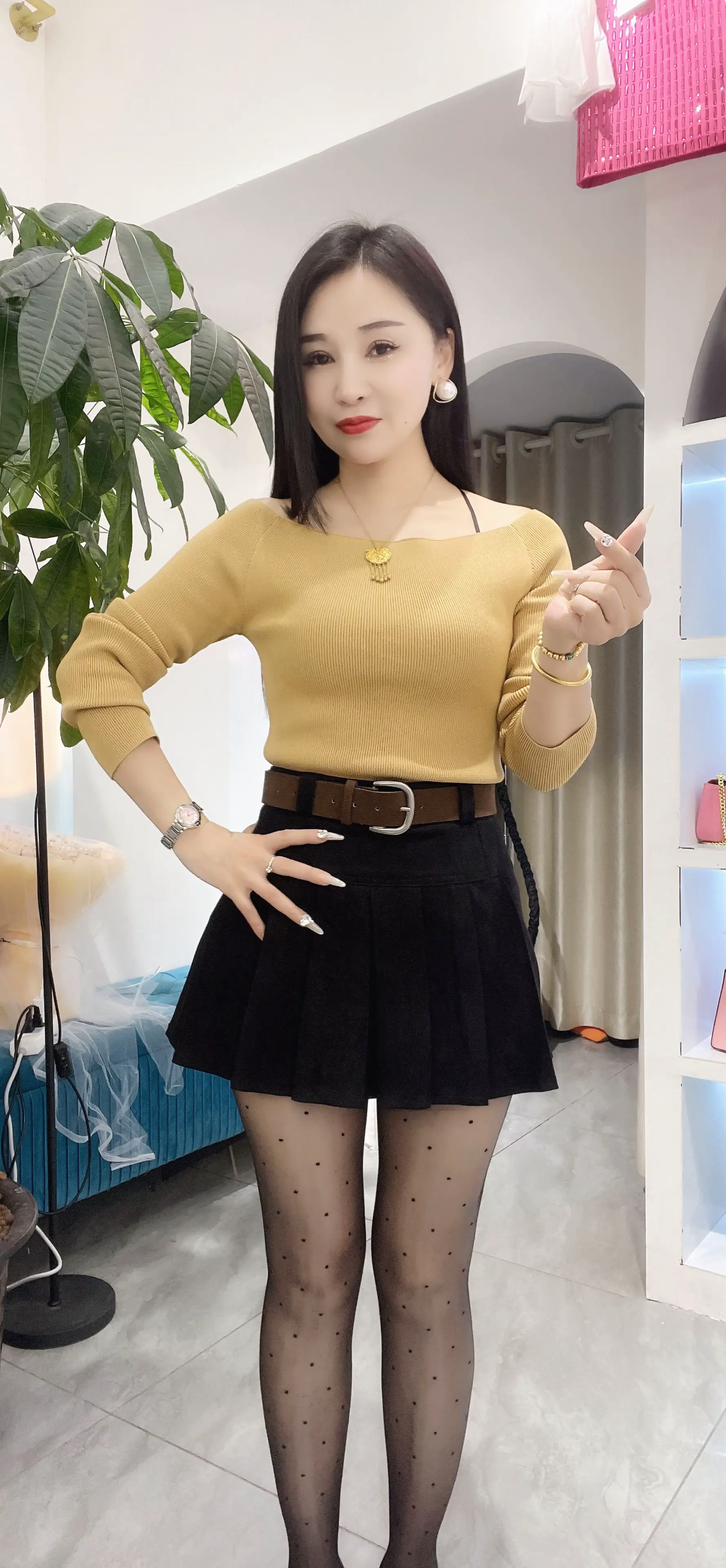 每天只为了发一个深度的美颜照😂