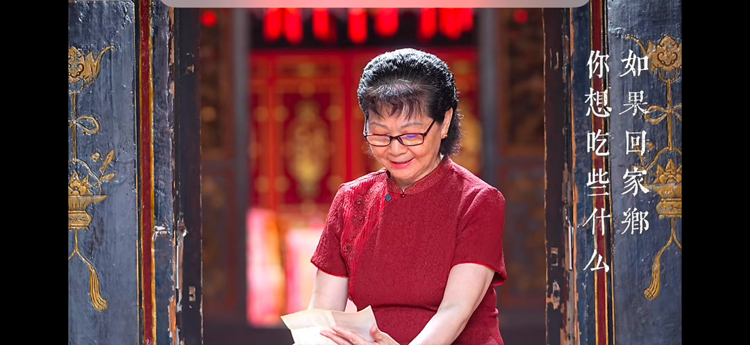70岁阿嬷做客家菜做的是情义七十岁阿嬷守着小铺子几十年，地道客家手工菜从不偷工减