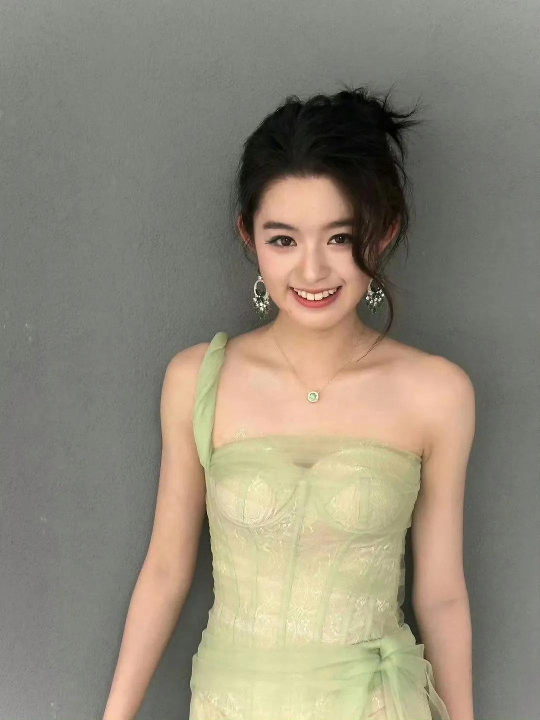 反转！黄杨钿甜“天价耳环”竟是假货！亲爹也摊上事儿了…

惊天大反转来了！黄杨钿