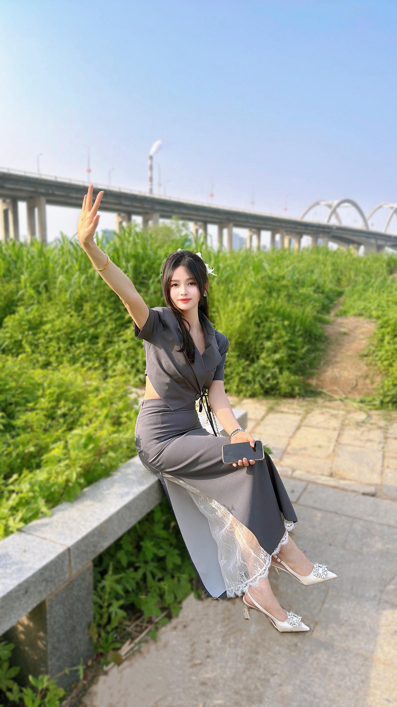现在的状态，什么都知道，什么都明白，什么也都无所谓，也终于体会到了，无感状态是什