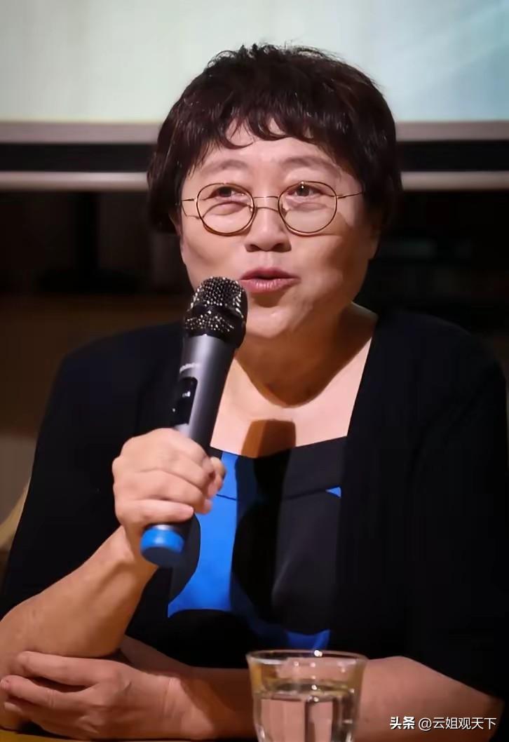 性学家李银河有段话特别戳心：“那些早早离世的，往往是操劳过度、瞎折腾、贪心过头的