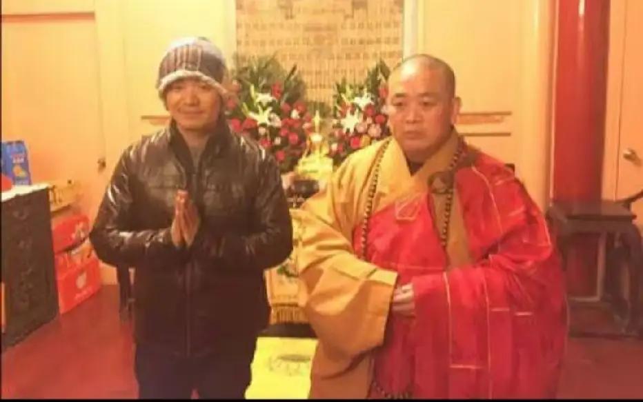 王宝强在少林寺等敲钟的那一刻