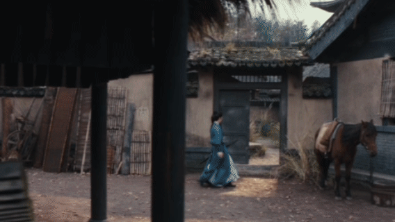 杨洋大喊章若楠玲珑这一下杨洋喊“玲珑”那刻，我鸡皮疙瘩都起来了！展昭这温柔又急切