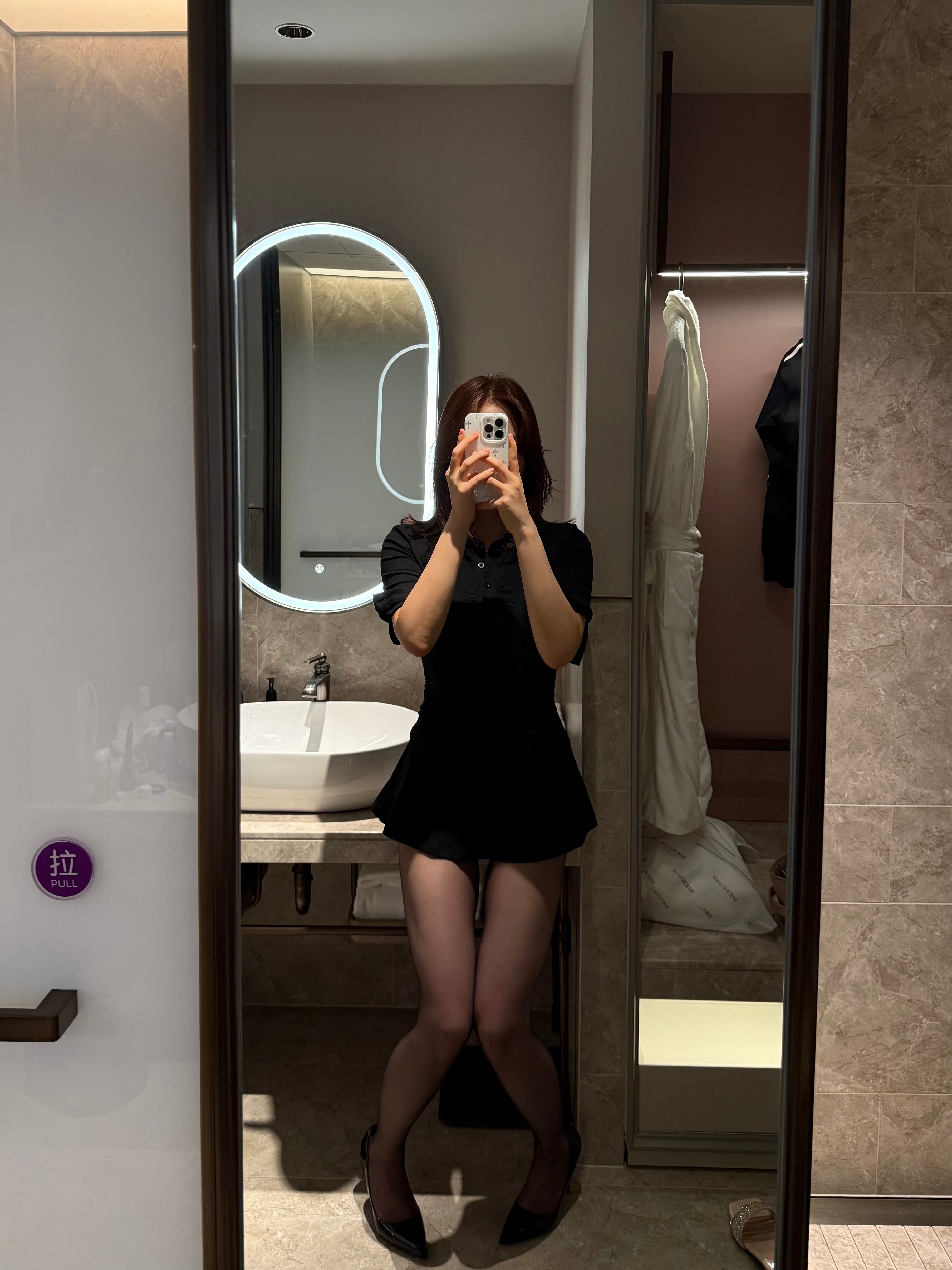 看我雷霆拍照姿势 