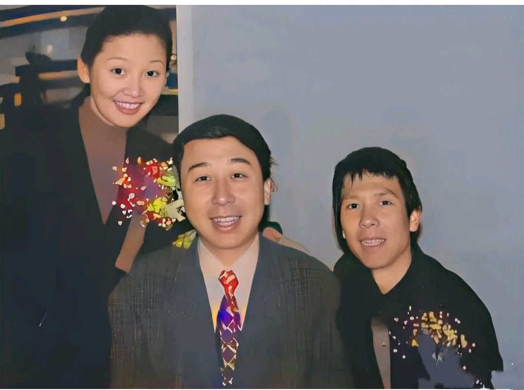 1990年，冯巩做了一件事，感动得冯小刚差点儿落泪下跪。

当年，冯小刚的女儿因