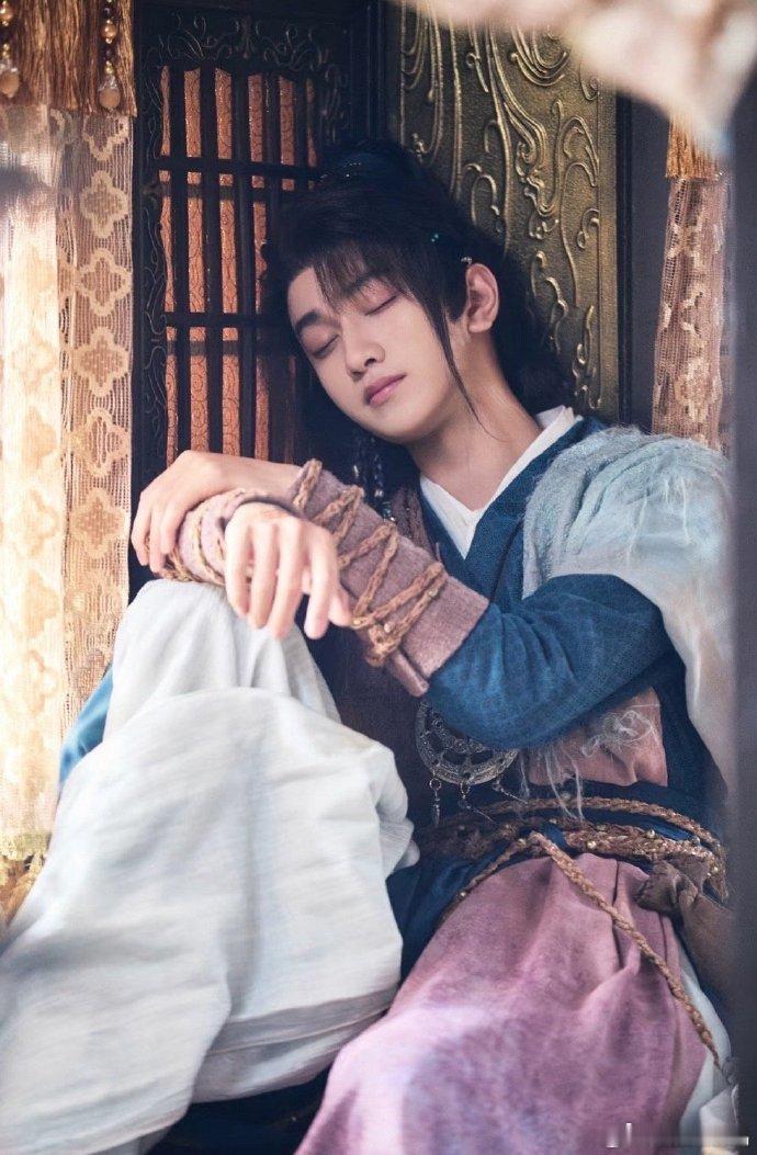 池云的离去，带走了我们的一部分，但他依然活在我们的记忆里。他的故事，还会继续，只