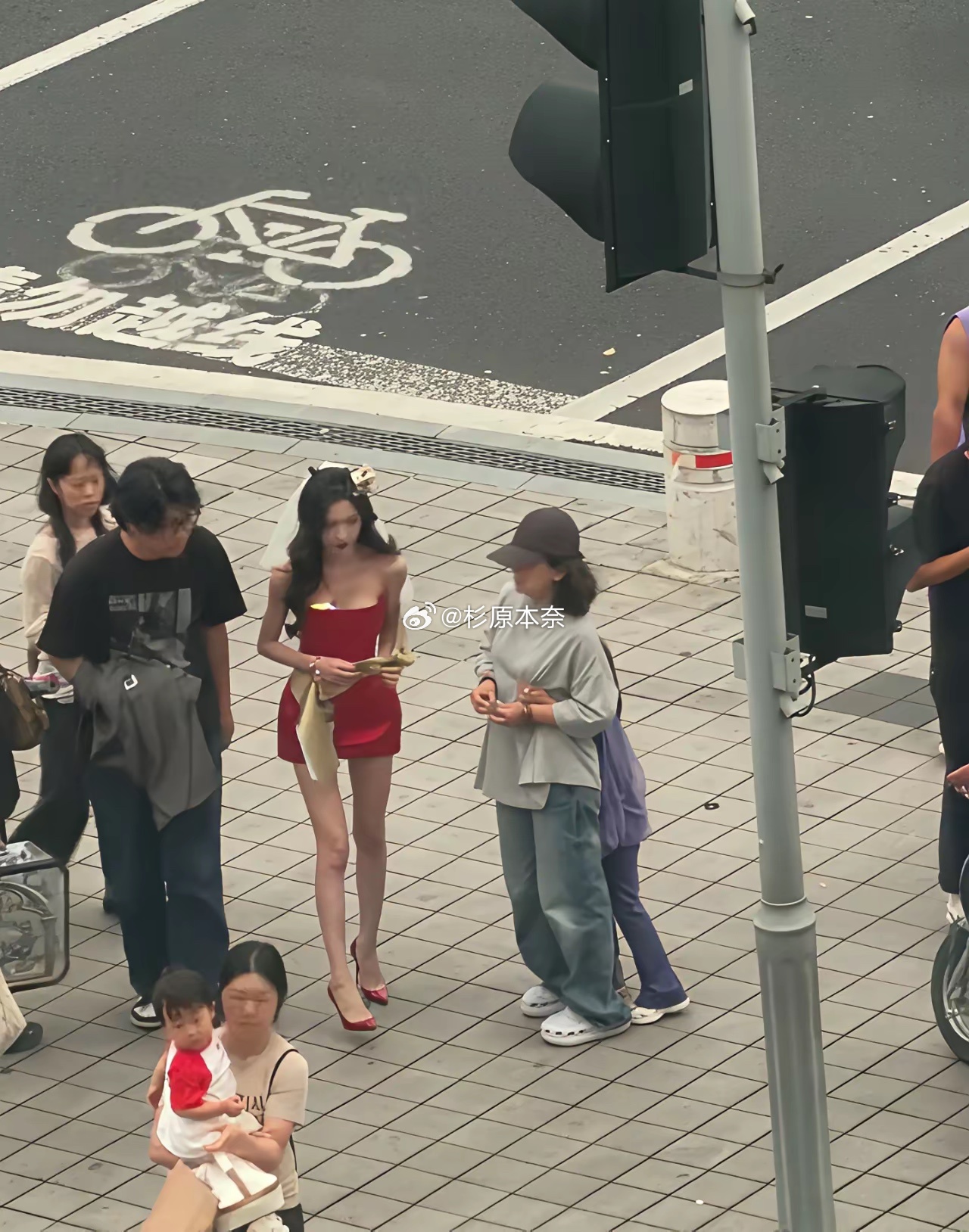 瘦到这种程度了，上镜才刚刚好 