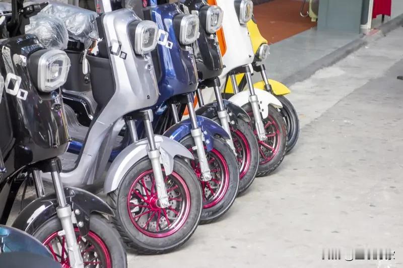 新国标实施首日，小电驴直接涨价500 - 1000元，更离谱的是，门店居然没车卖