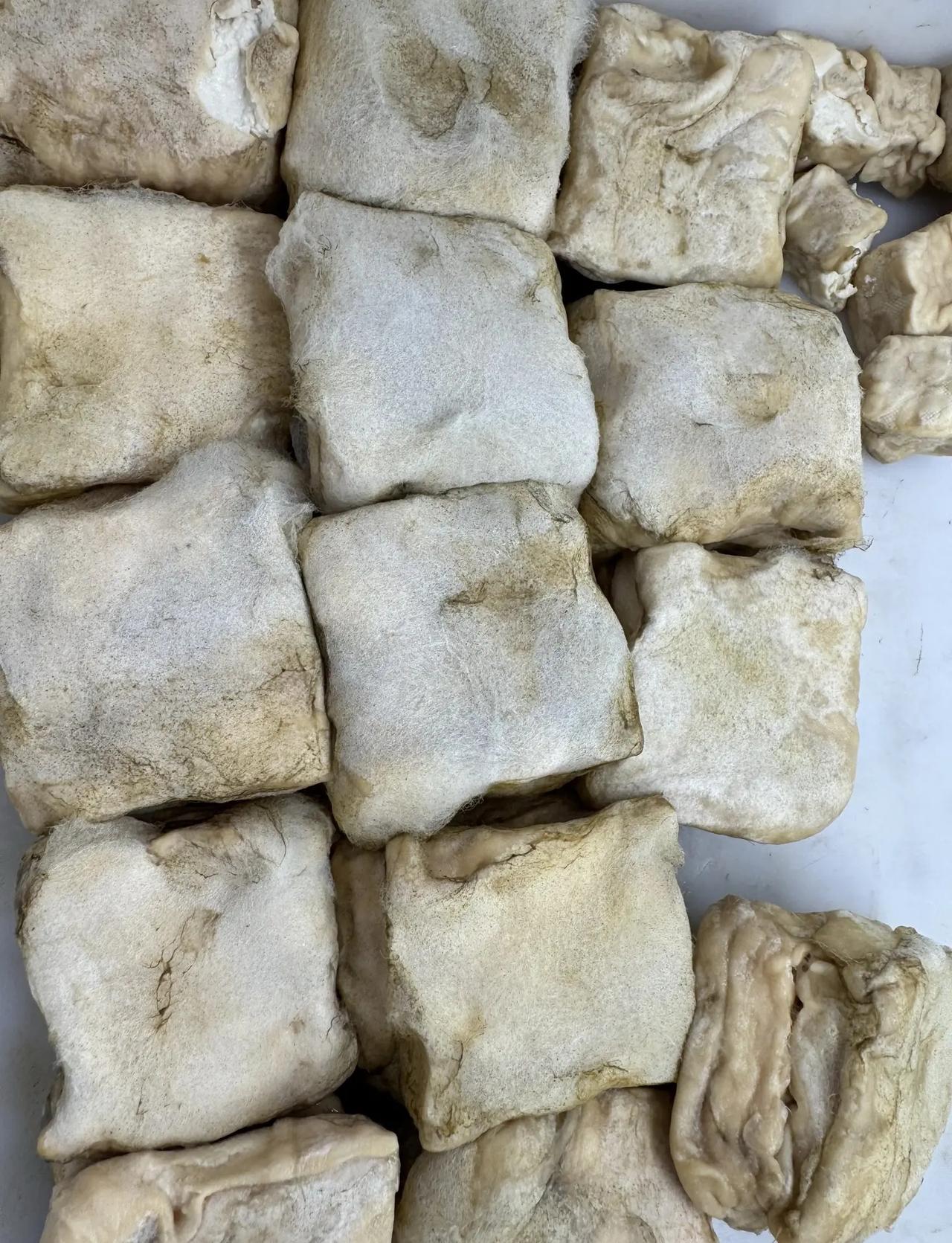 斯诺克世锦赛1/4决赛，吴宜泽13-8瓦菲，晋级四强！当8强全员盯着赵心童，却杀