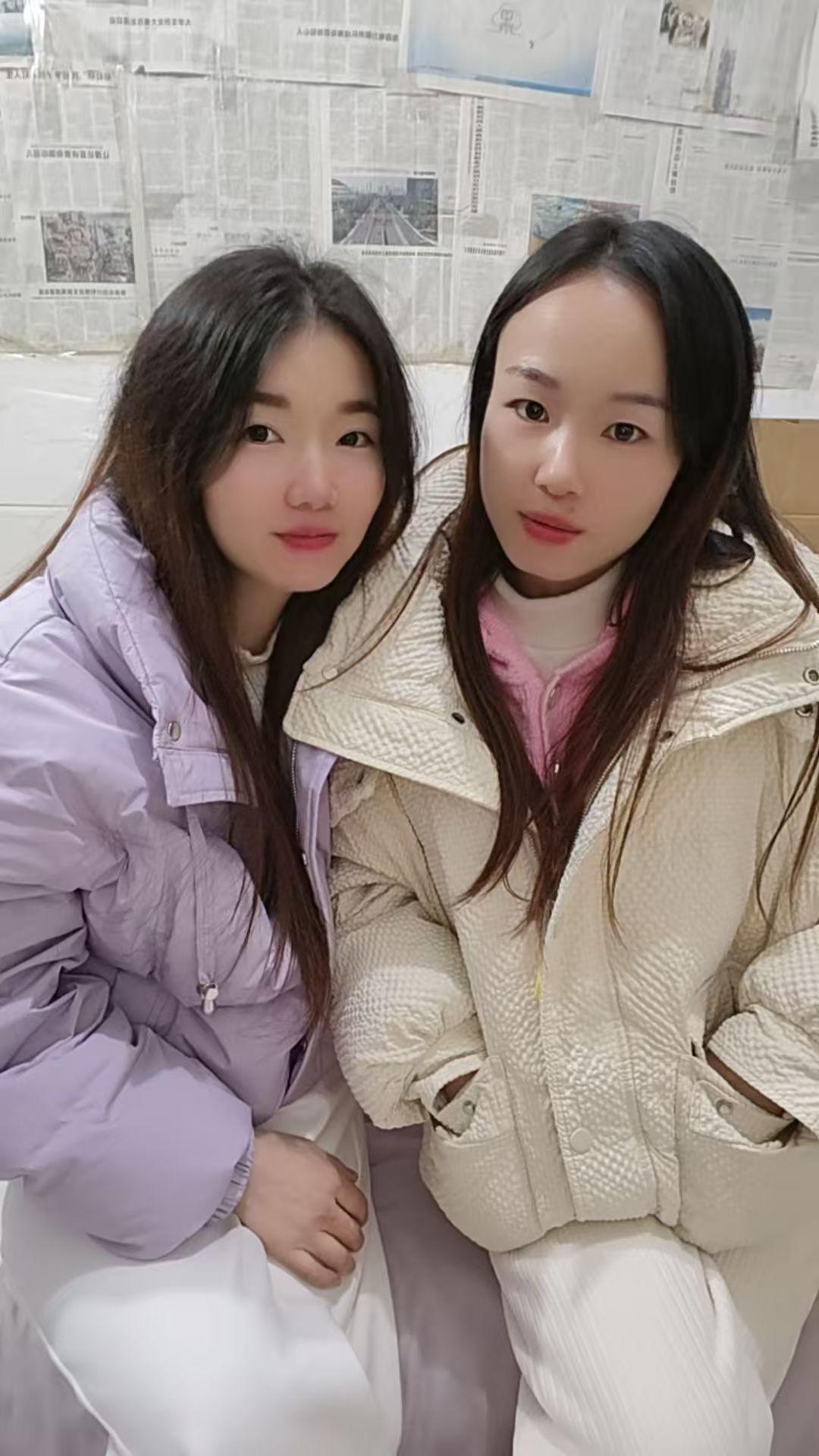 姐妹同框 随意拍 以后都要好好的