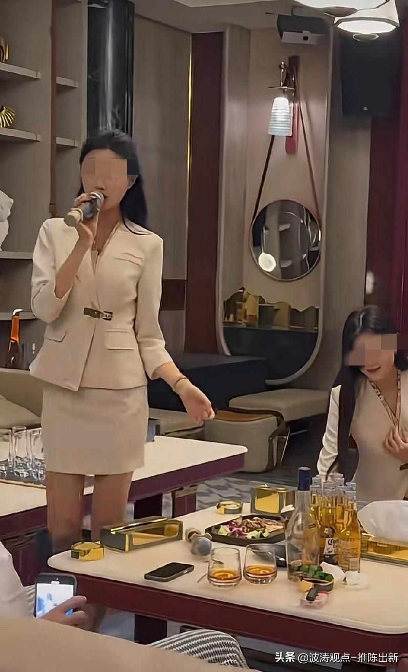 没一点才艺，
你都不知道怎么办？
包厢里面可得有才艺！