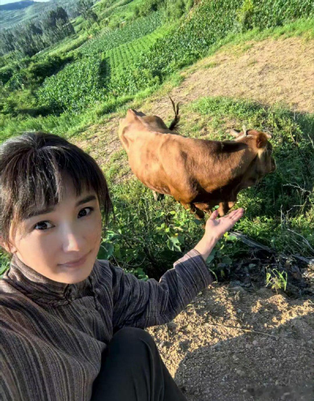 杨幂种地吧绣绣这次戏外也要去种地了吗哈哈哈哈 ​​​