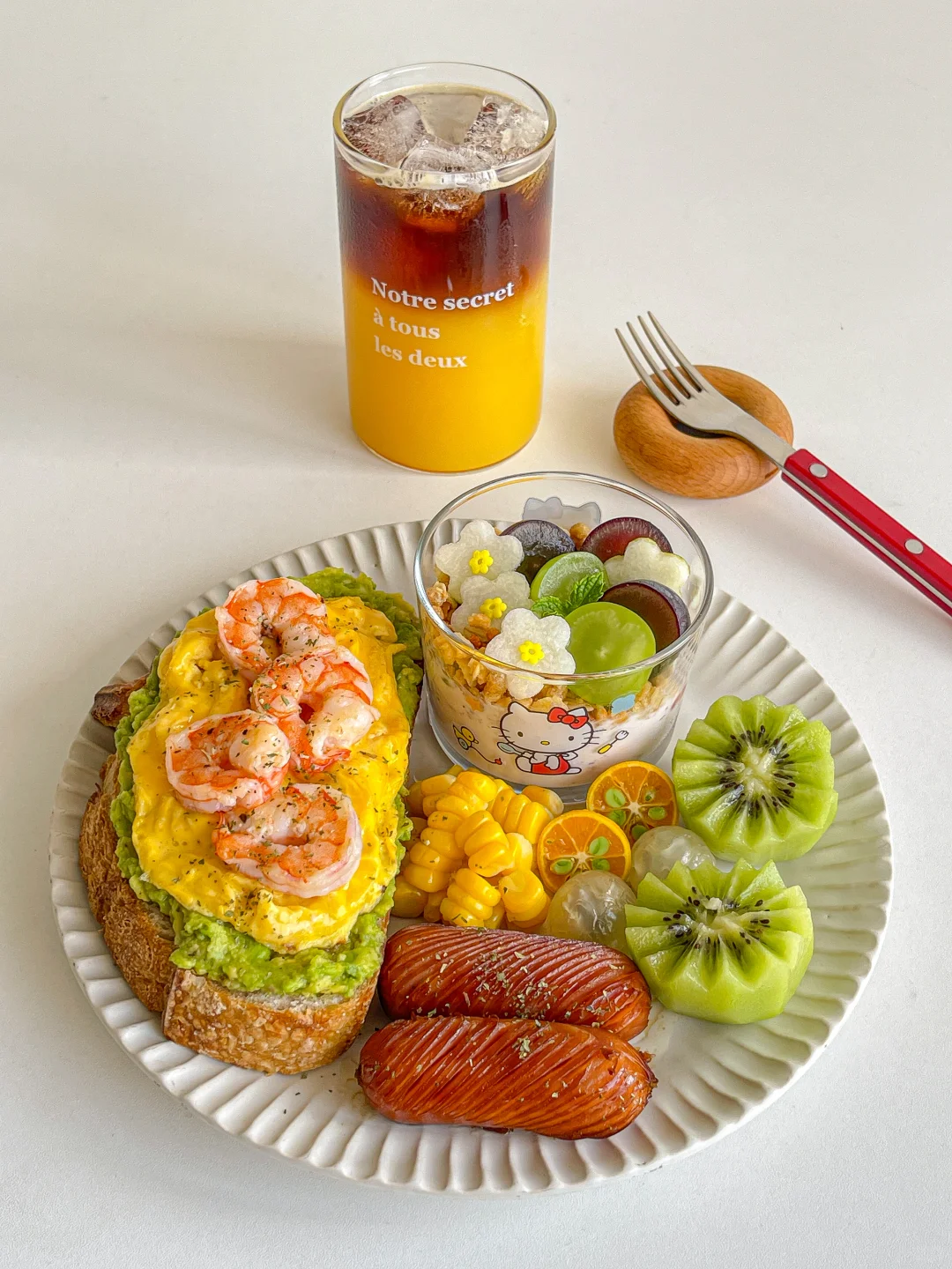 元气brunch🍤牛油果虾仁三明治🥑橙汁美式🍊