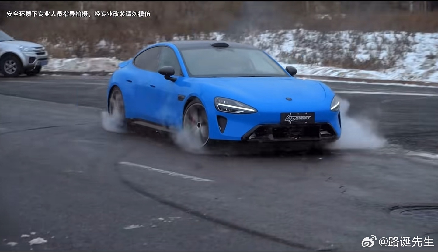 冷知识：漂移的时候，轮毂和轮胎是一起转的。 