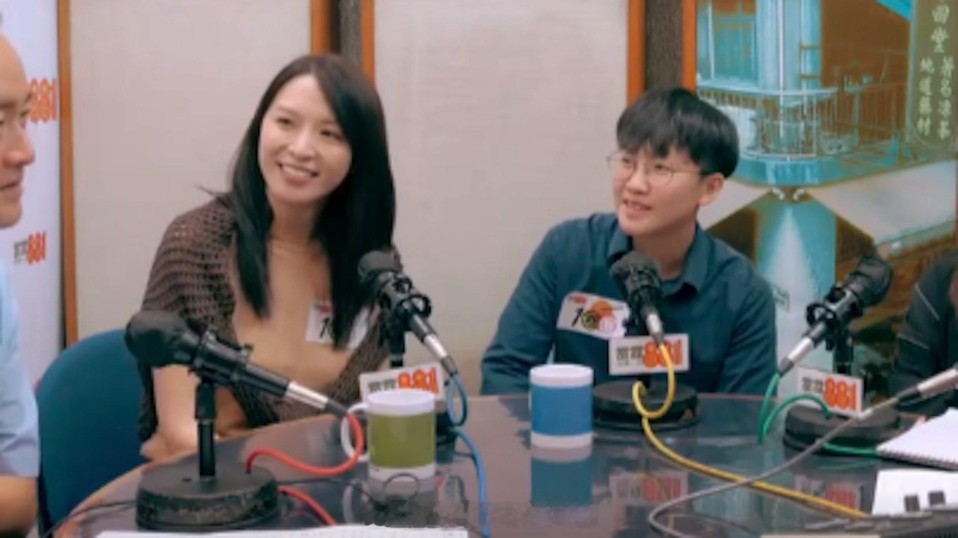 刘倬昕自爆曾为见偶像C朗秒考保安牌 陈炜痴迷运动衫狂购三十套近日，在《正义女神》