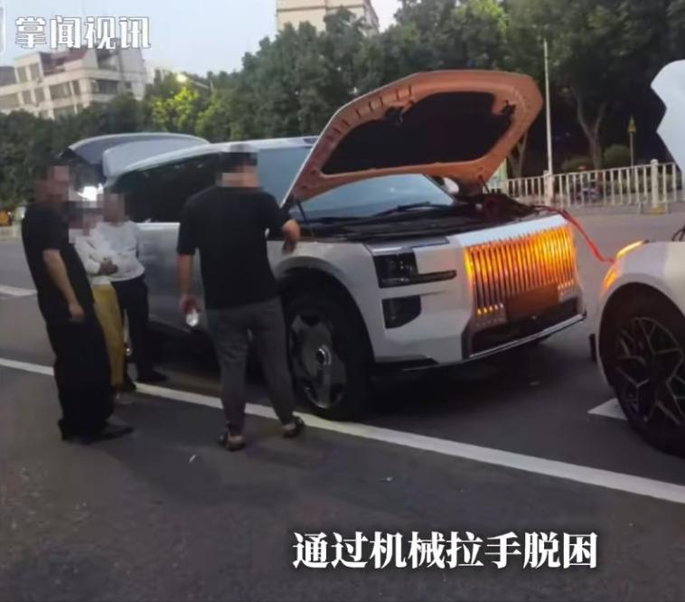 广东湛江，一女士花46万买了一辆新车，提车不到4小时，跑了不到36公里时，车子突