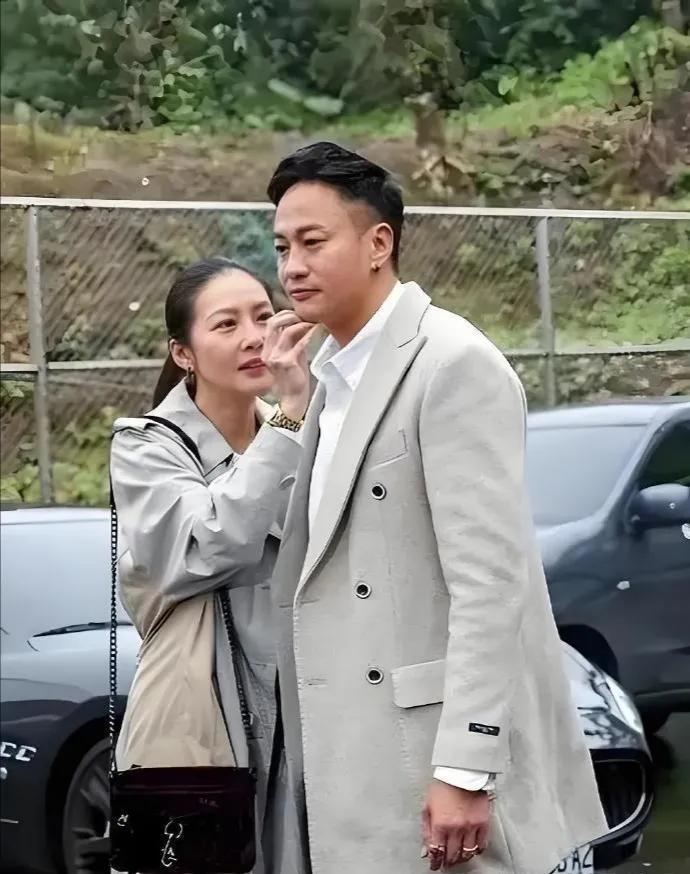 何润东大家都熟悉，她的妻子林姵希恐怕知道的不多吧。相信很多人跟我一样，一直认为何