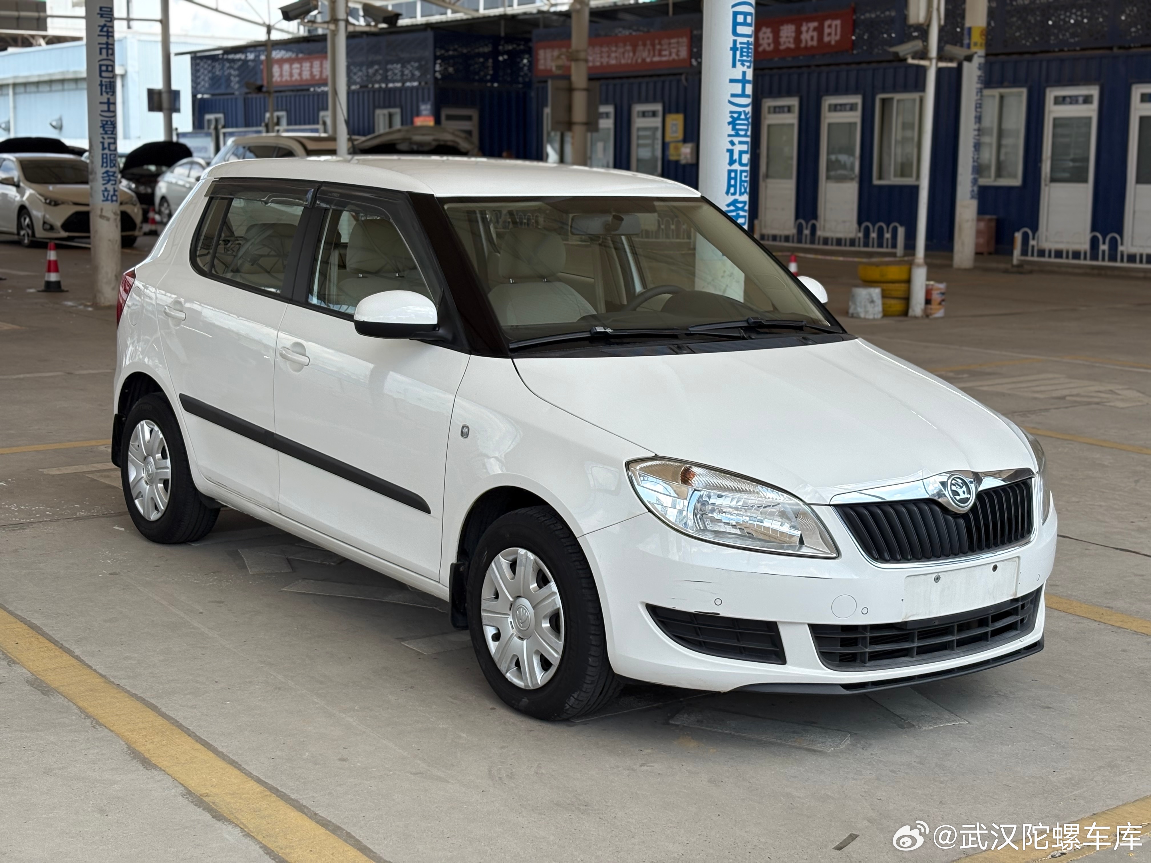 极品 2014年斯柯达晶锐 1.4L自动晶致实表5.3万公里 零出险 仅一面做漆