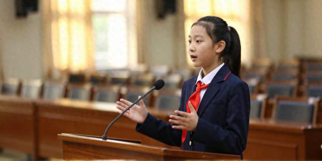 13岁女孩“外交官”发言刷屏：我们为何如此渴望一个“完美小孩”