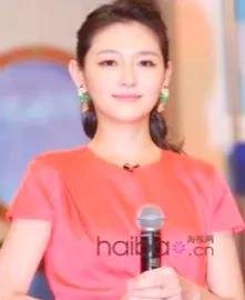 在镁光灯的温柔簇拥下，大S以一抹不可言喻的璀璨，宣告了她在家庭与事业间优雅穿梭的
