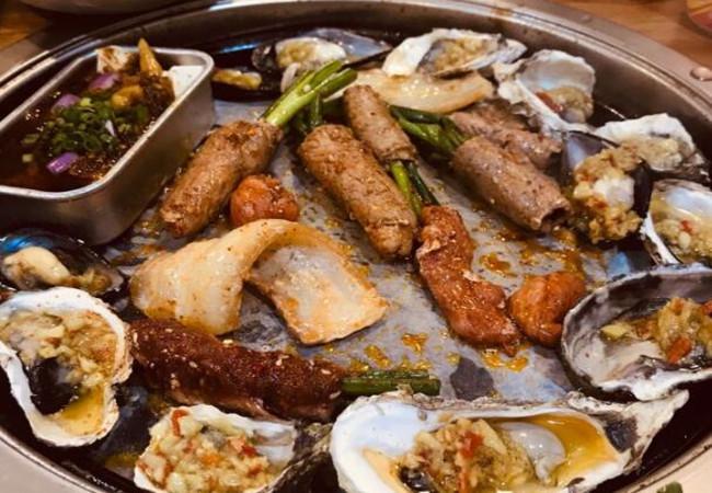 那些几十块钱的自助烤肉，用的都是什么肉?

没那么玄乎，冷冻肉而已，能吃。各大省