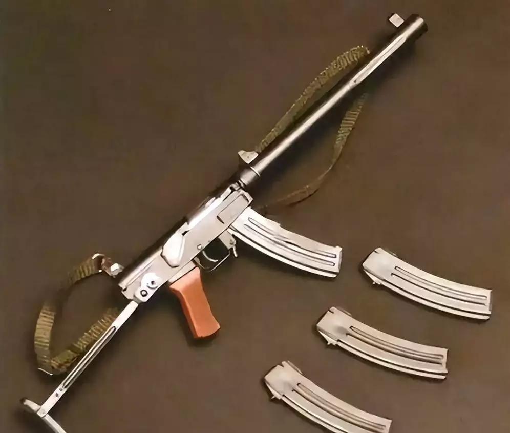 64式冲锋枪在越战中可是有着独特表现。它是日本自卫队的装备，在越战期间，虽说不是