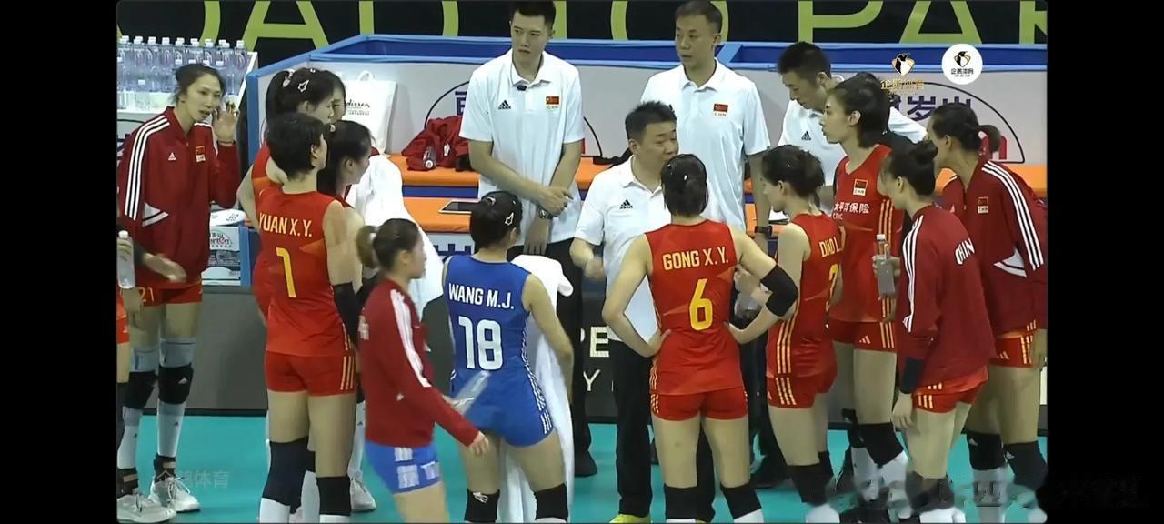 中国女排三连败，到底败给了谁？！

加拿大、荷兰、多米尼加女排，原本不在中国女排