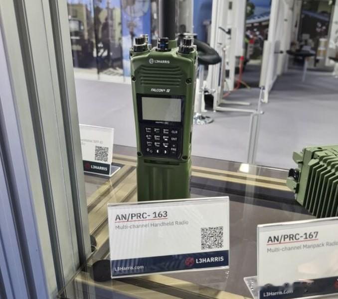 🇬🇧根据 LETacCIS 项目，英国武装部队已接收 1360 部现代化多模