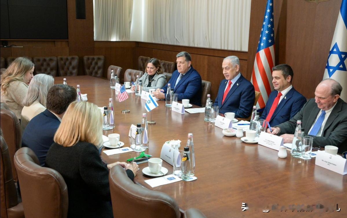 美国中央司令部司令与以色列高级安全官员举行会晤！    这是冲着伊朗来的吗？
1