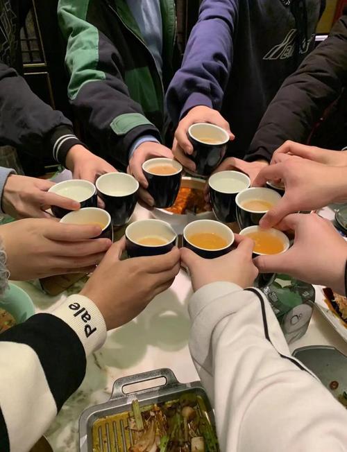 人与人之间真的难相处。

我有一个小群，是我们7个小学同学。我们建立这个小群的时